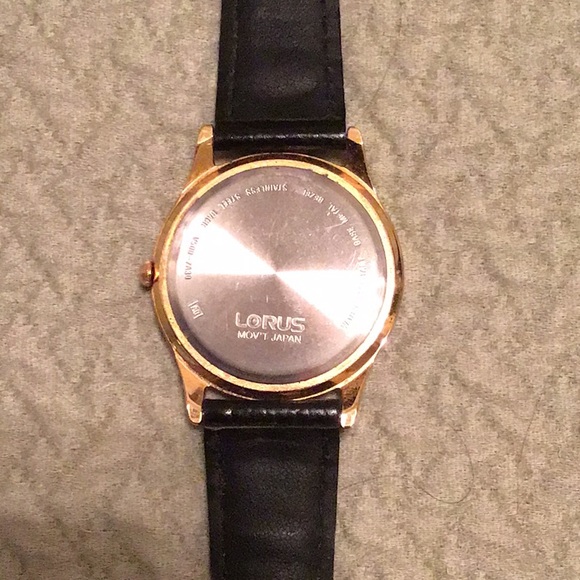 Men’ Mickey Mouse Watch - Picture 3 of 5